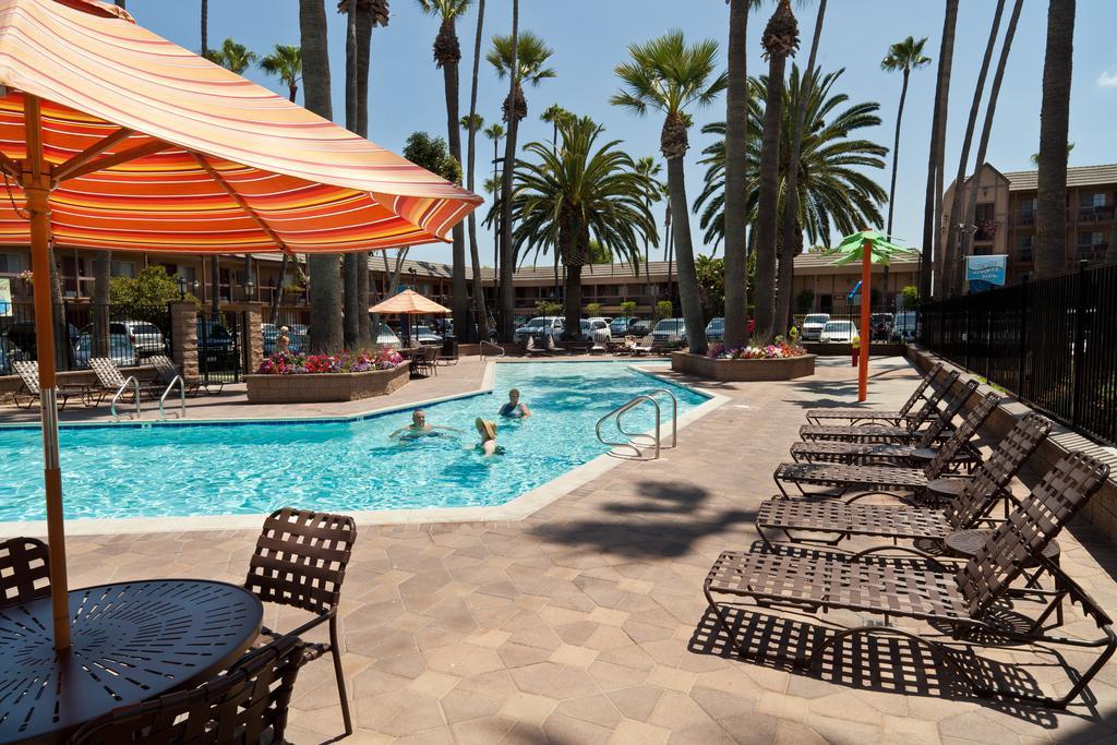 Hotel Grand Legacy At The Park Anaheim Exterior foto